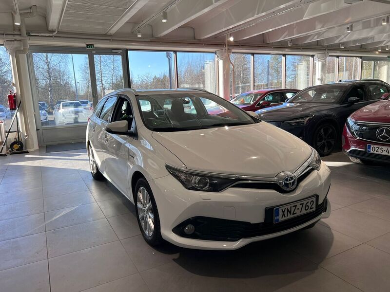 Toyota Auris vaihtoauto