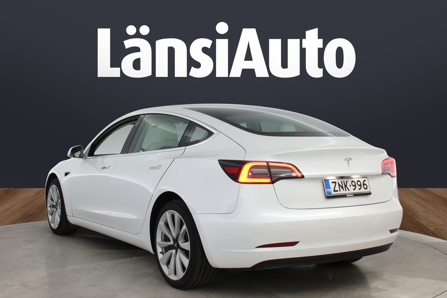 Tesla Model 3 vaihtoauto
