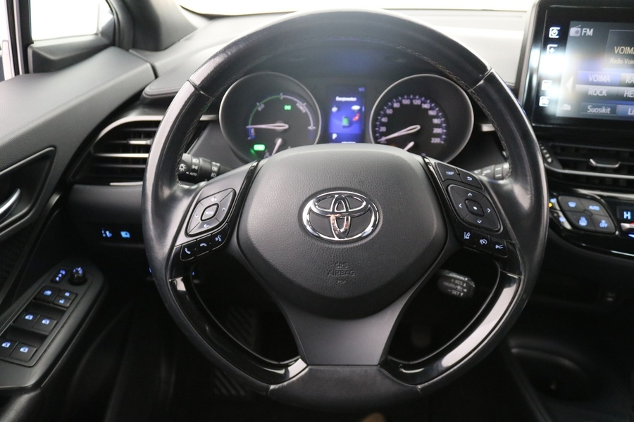 Toyota C-HR vaihtoauto