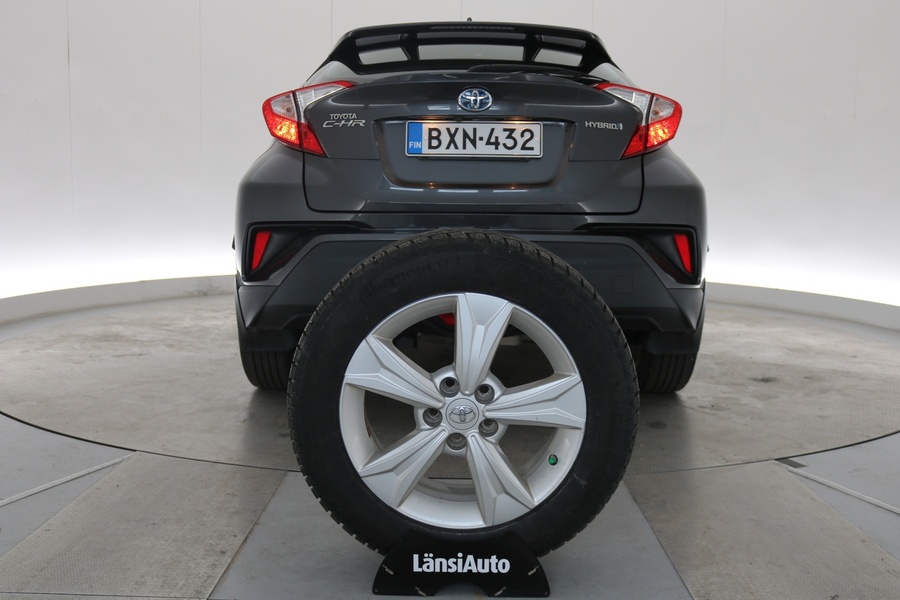 Toyota C-HR vaihtoauto