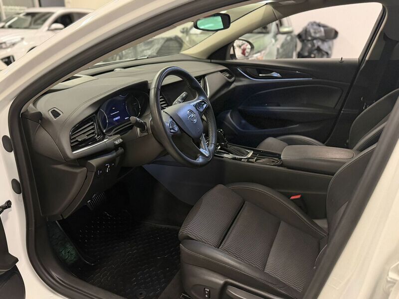 Opel Insignia vaihtoauto