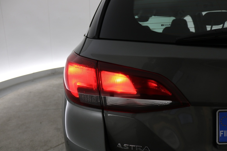 Opel Astra vaihtoauto