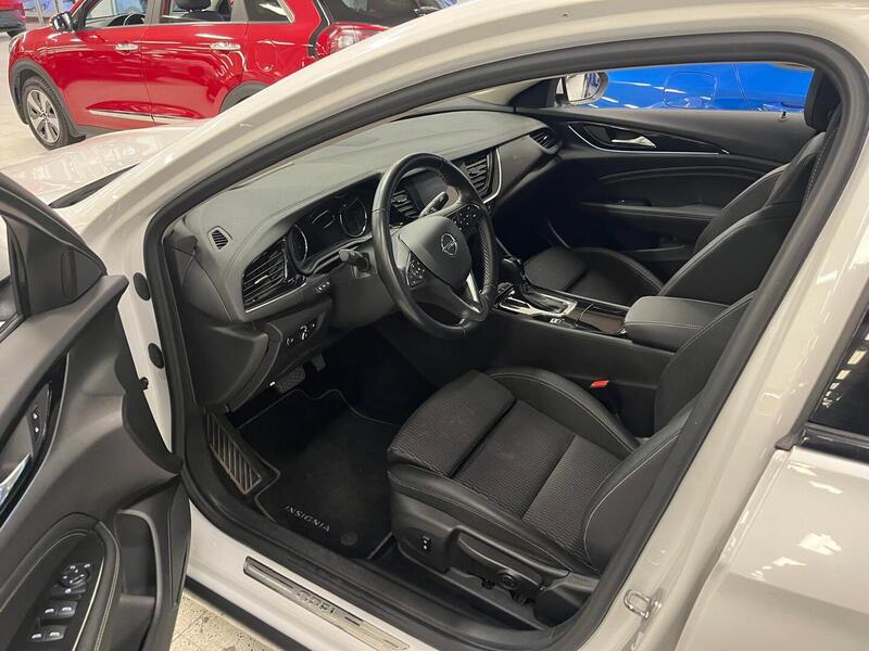 Opel Insignia vaihtoauto