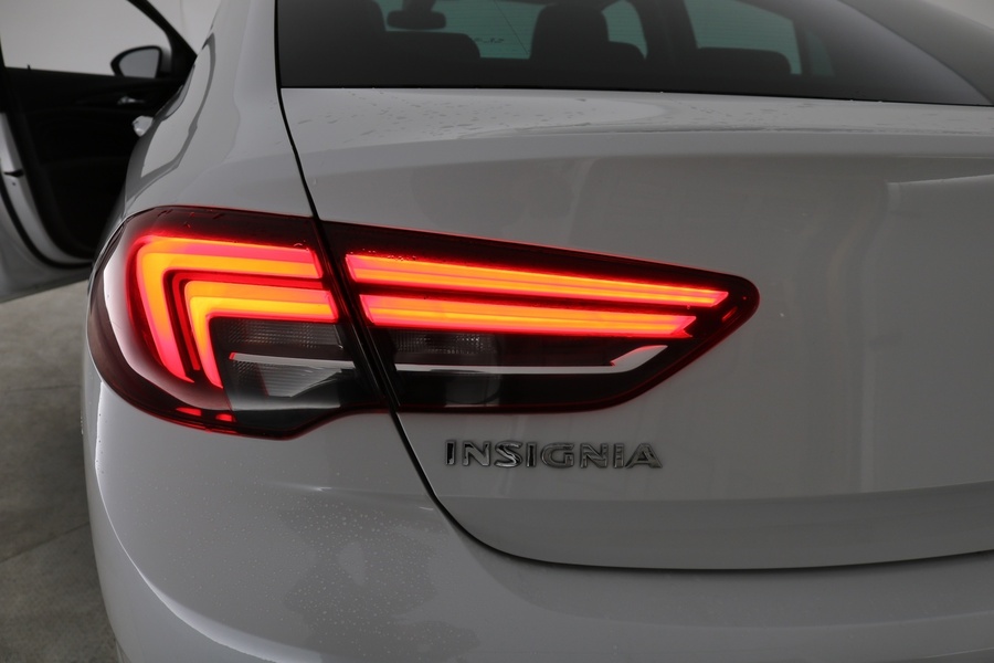 Opel Insignia vaihtoauto