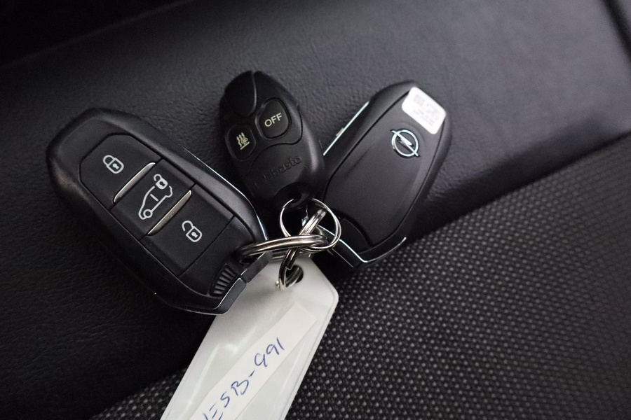 Opel Vivaro vaihtoauto