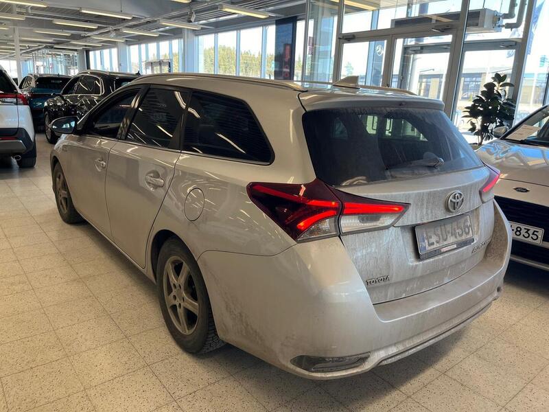 Toyota Auris vaihtoauto