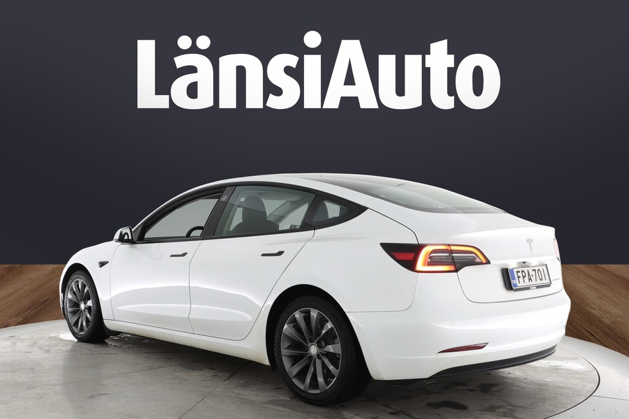 Tesla Model 3 vaihtoauto