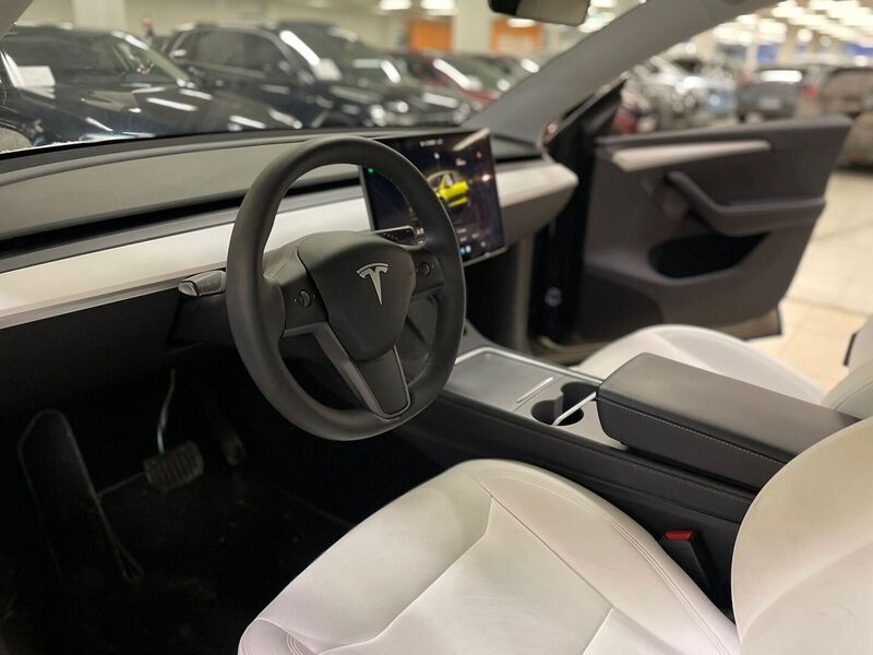 Tesla Model Y vaihtoauto