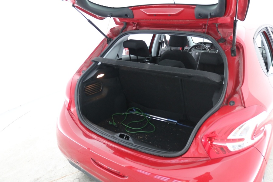 Peugeot 208 vaihtoauto