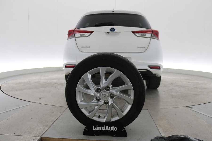 Toyota Auris vaihtoauto