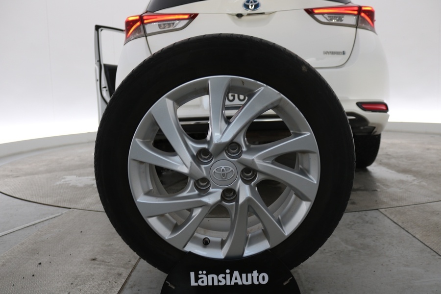 Toyota Auris vaihtoauto