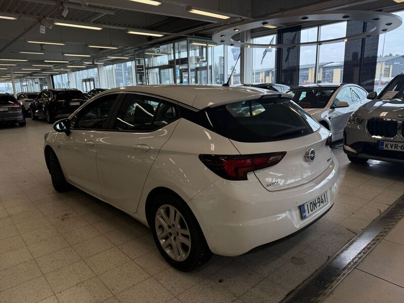 Opel Astra vaihtoauto