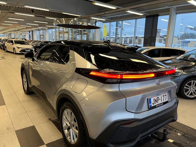 Toyota C-HR vaihtoauto