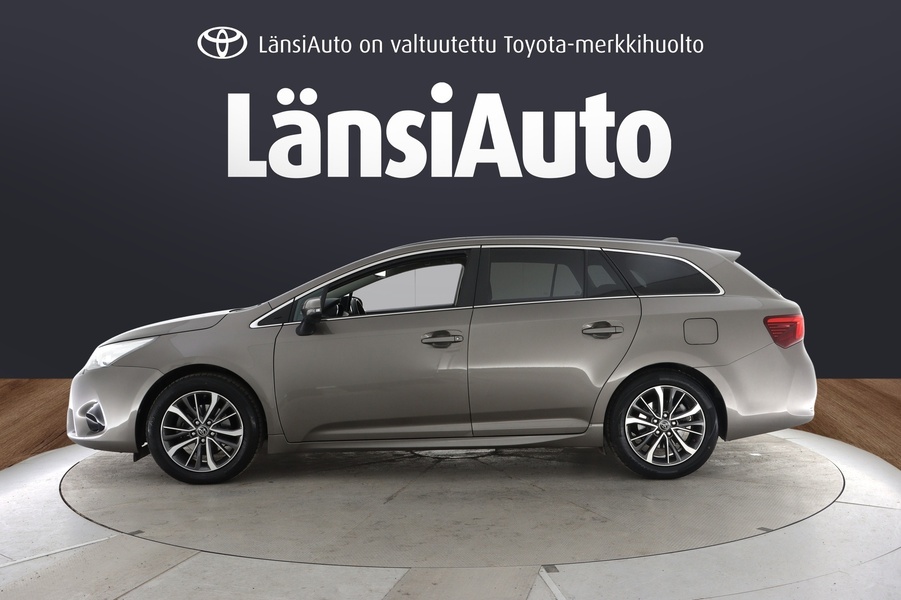 Toyota Avensis vaihtoauto