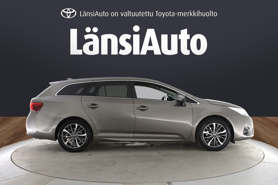 Toyota Avensis vaihtoauto