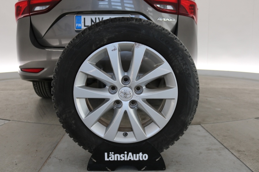 Toyota Avensis vaihtoauto