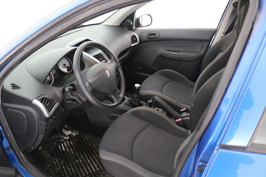 Peugeot 206 + vaihtoauto