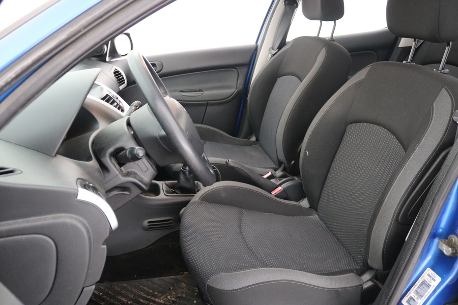 Peugeot 206 + vaihtoauto