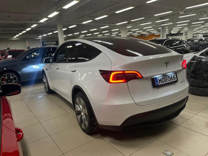 Tesla Model Y vaihtoauto