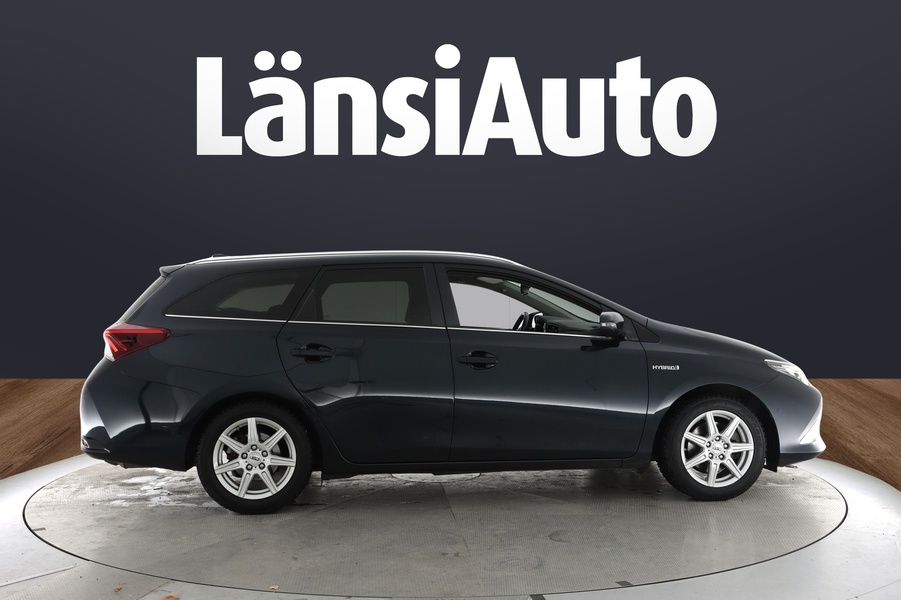 Toyota Auris vaihtoauto