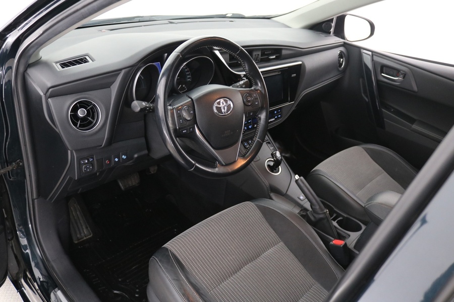 Toyota Auris vaihtoauto