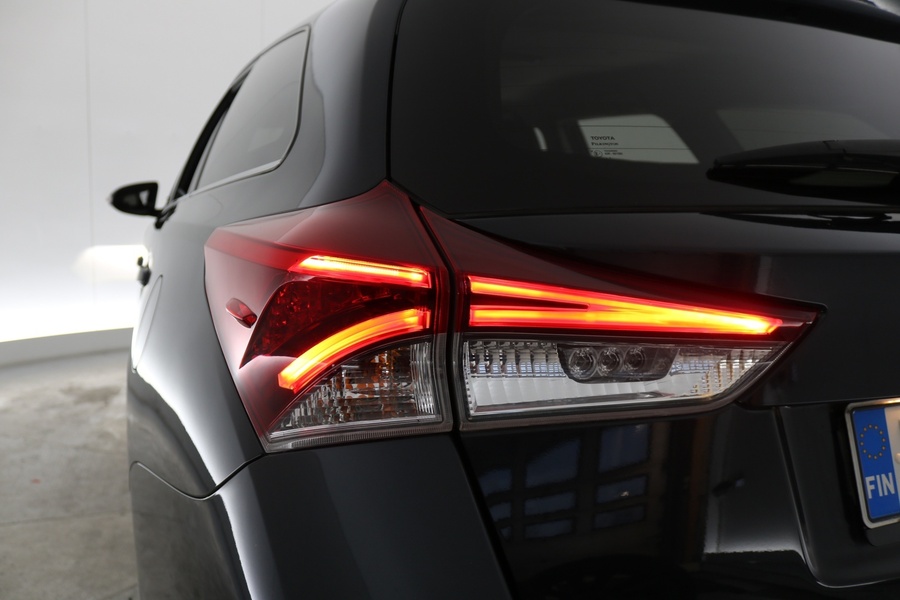 Toyota Auris vaihtoauto