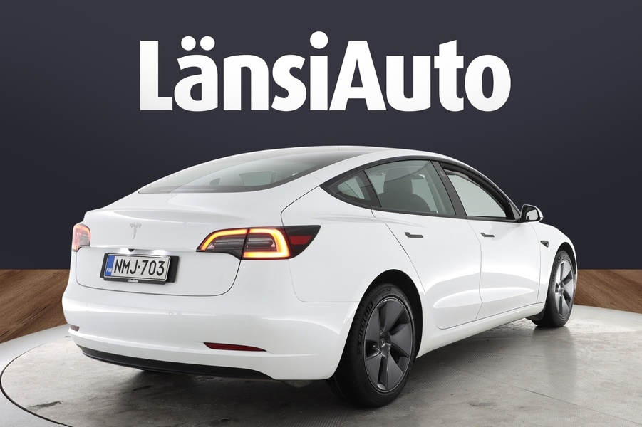 Tesla Model 3 vaihtoauto