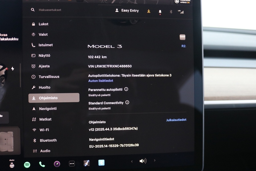 Tesla Model 3 vaihtoauto