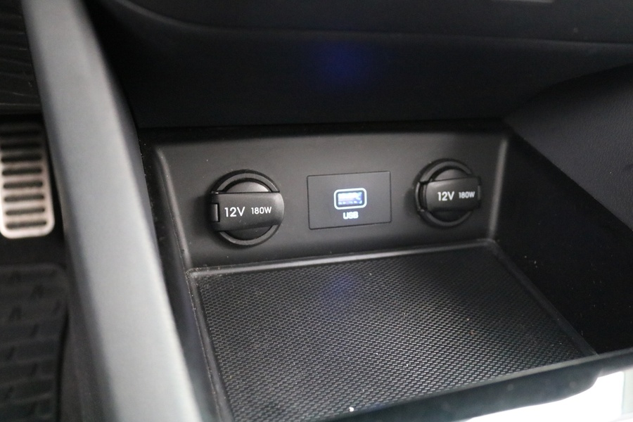 Hyundai IONIQ plug-in vaihtoauto