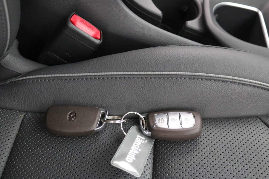 Hyundai IONIQ plug-in vaihtoauto