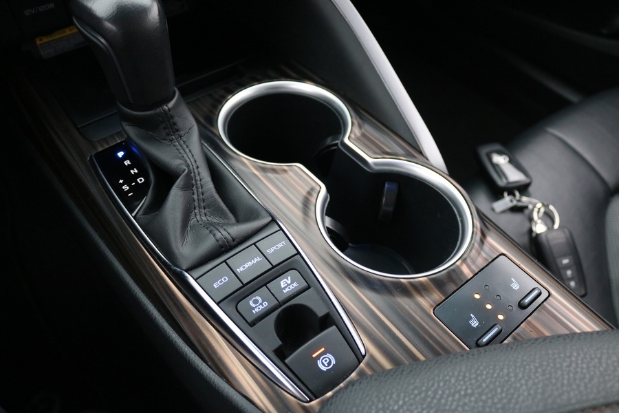 Toyota Camry vaihtoauto