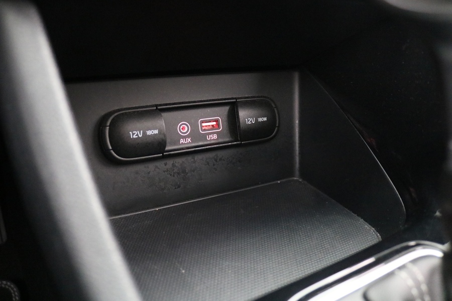 Kia Niro plug-in vaihtoauto