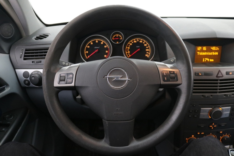 Opel Astra vaihtoauto
