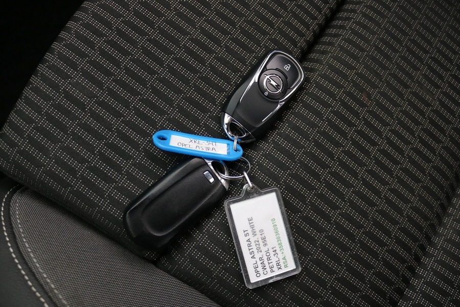 Opel Astra vaihtoauto