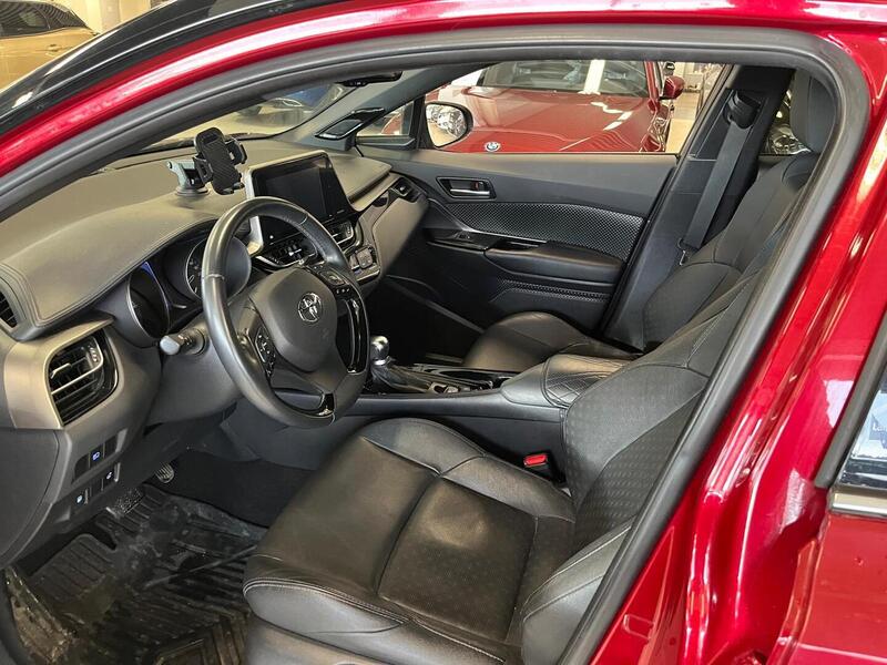 Toyota C-HR vaihtoauto