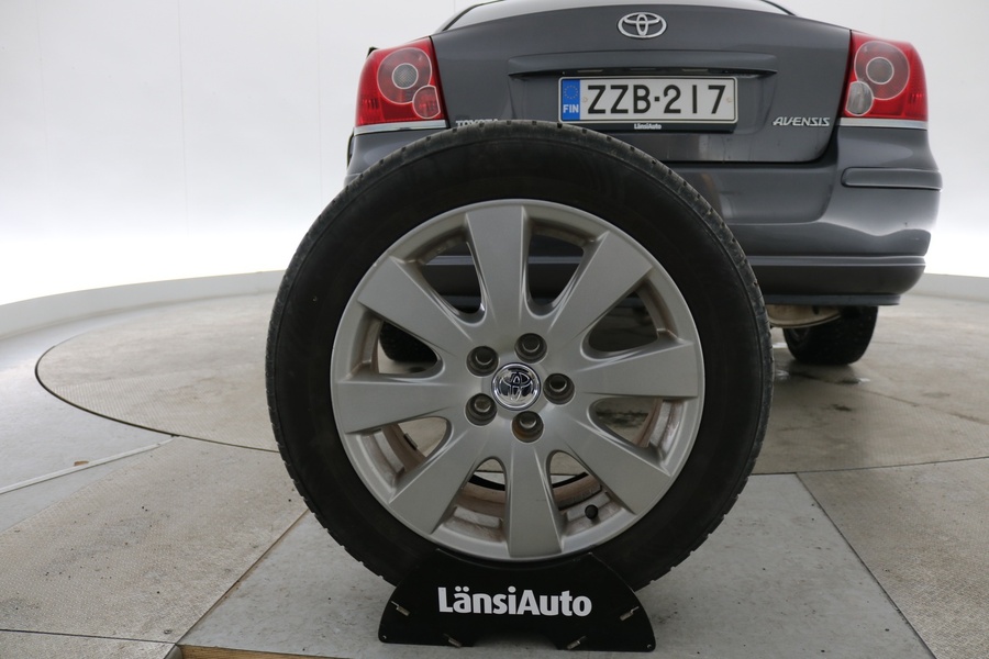 Toyota Avensis vaihtoauto