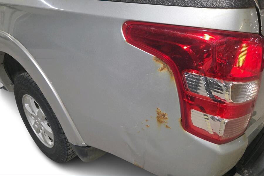 Mitsubishi L200 vaihtoauto