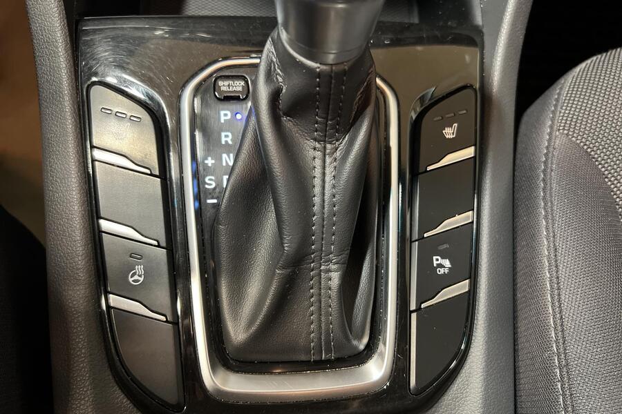 Hyundai IONIQ hybrid vaihtoauto