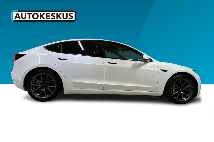 Tesla Model 3 vaihtoauto