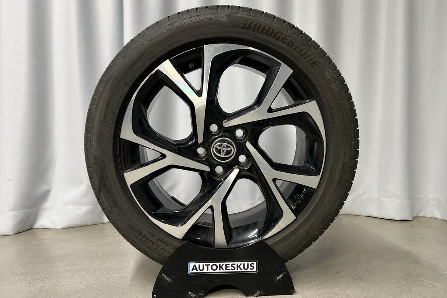 Toyota C-HR vaihtoauto