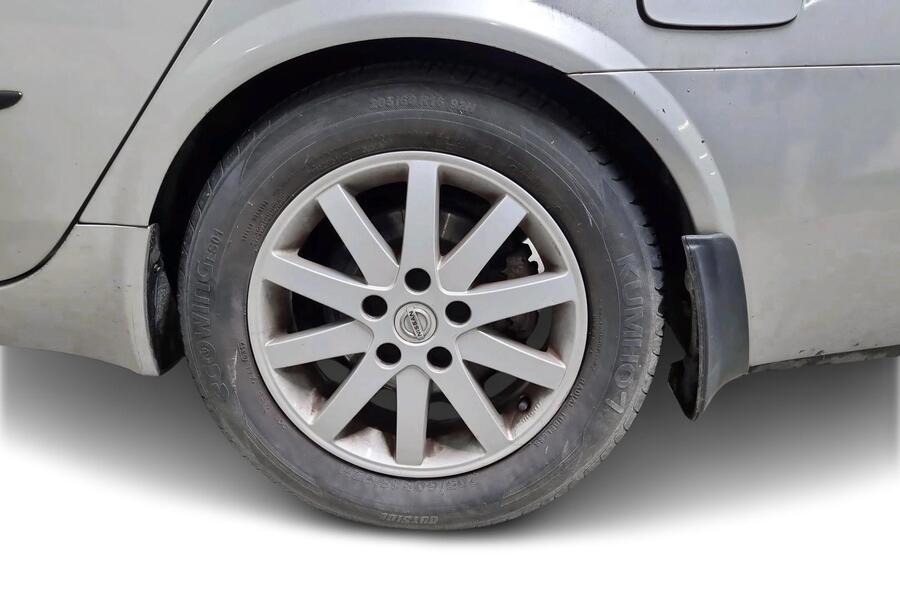 Nissan Primera vaihtoauto