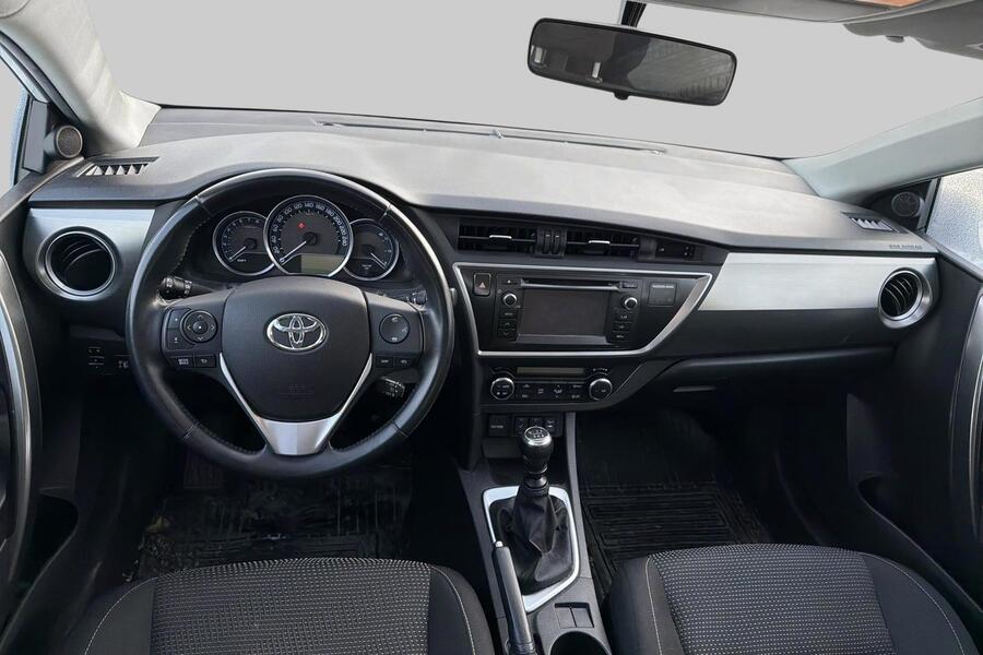 Toyota Auris vaihtoauto