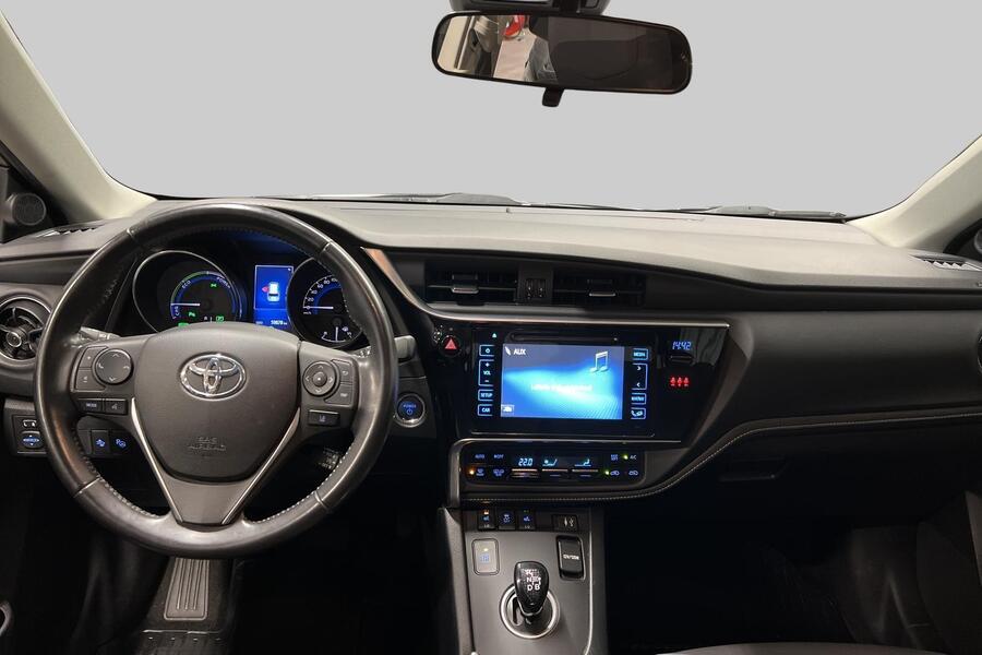 Toyota Auris vaihtoauto