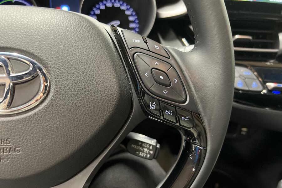 Toyota C-HR vaihtoauto