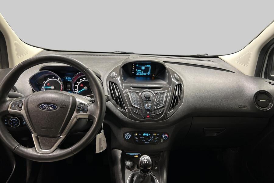 Ford Tourneo Courier vaihtoauto