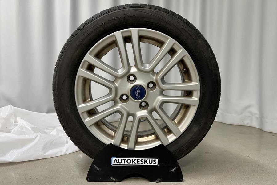 Ford Tourneo Courier vaihtoauto