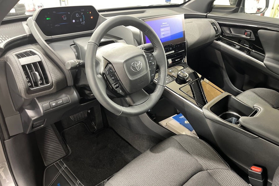 Toyota bZ4X vaihtoauto