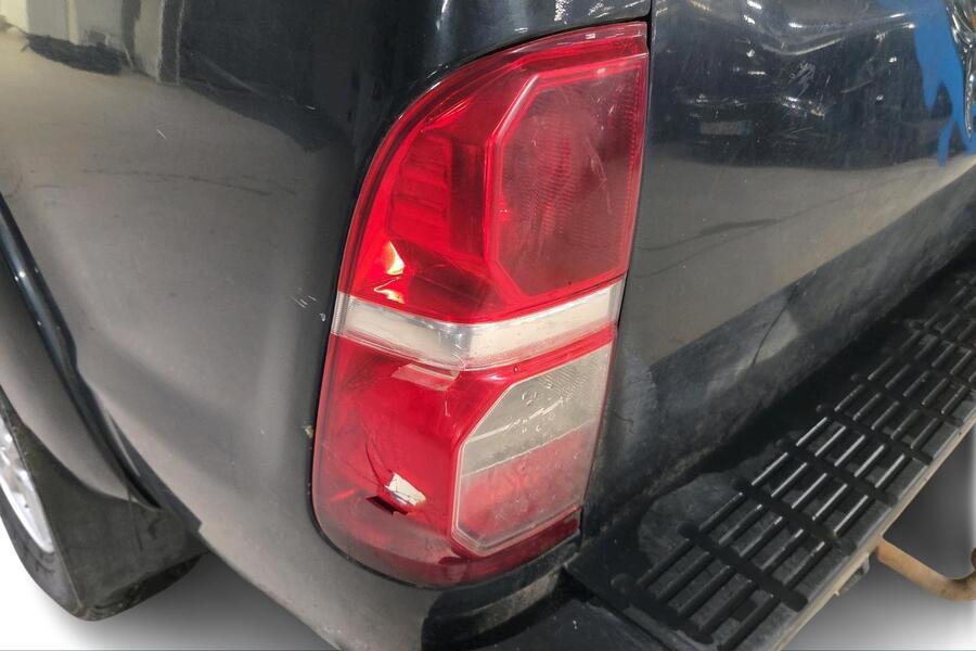 Toyota Hilux vaihtoauto