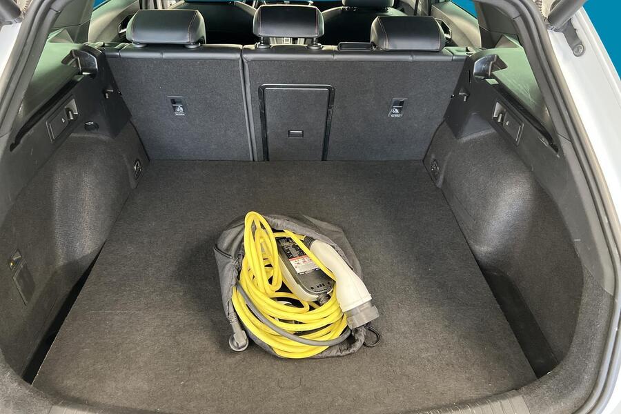 SEAT Leon Sportstourer vaihtoauto