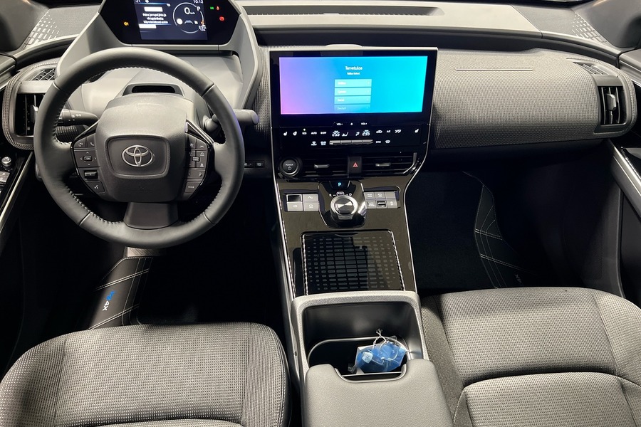 Toyota bZ4X vaihtoauto